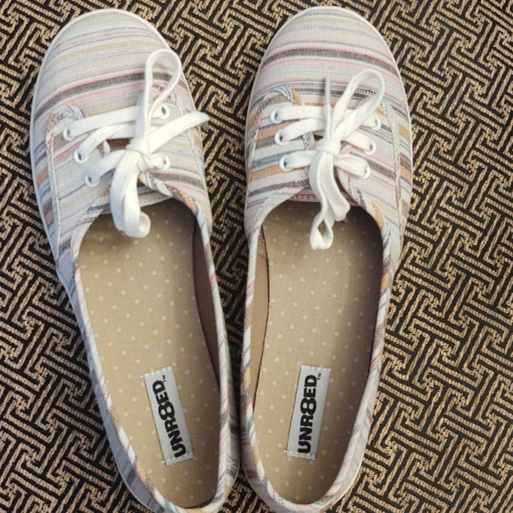 Striped casual flats sz10 NWOT